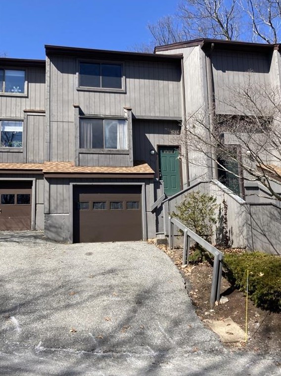 7 Wake Robin Rd #1402, Lincoln, RI 02865