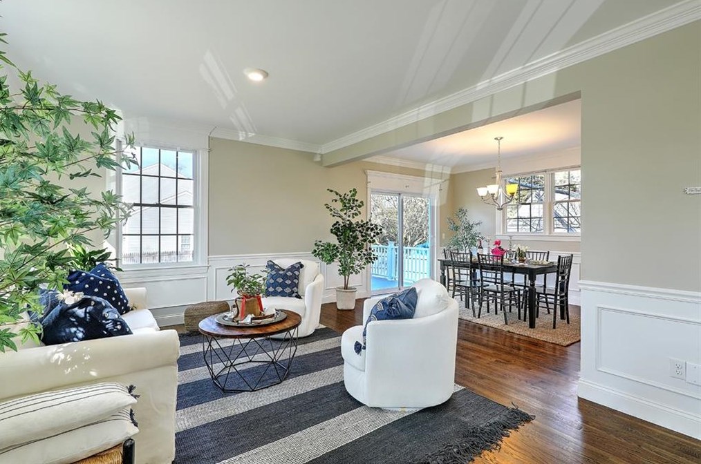 11 Sylvester St, Barrington, RI 02806