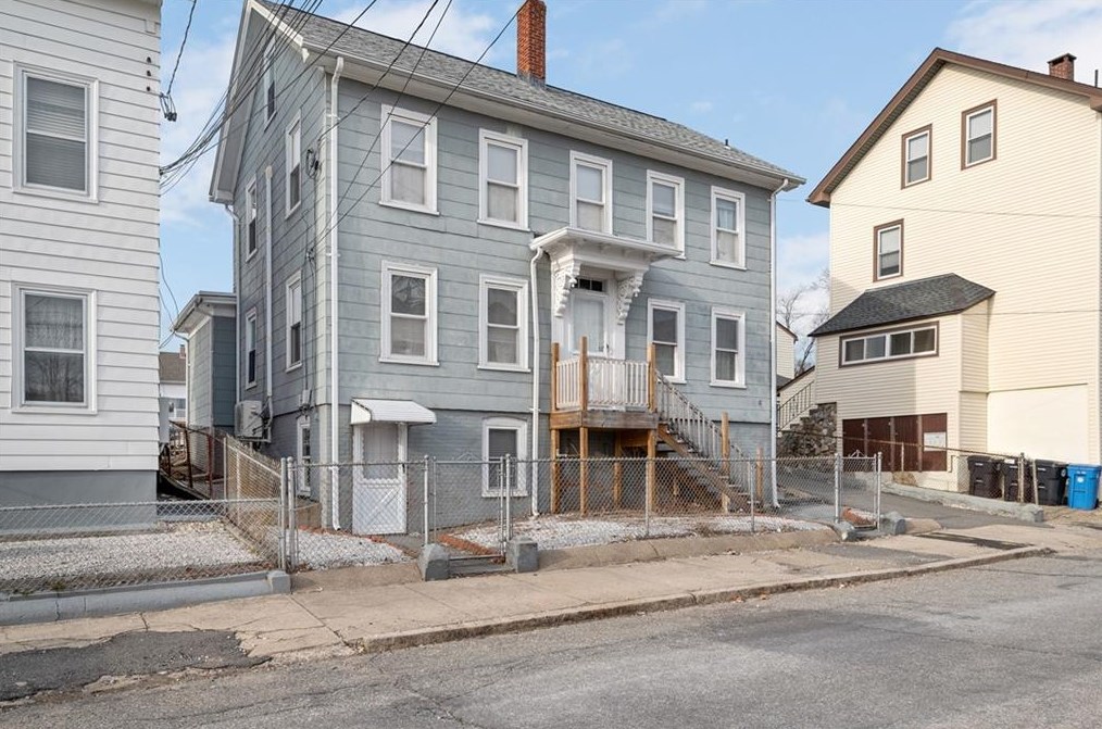 11 Pleasant St, Cumberland, RI 02864