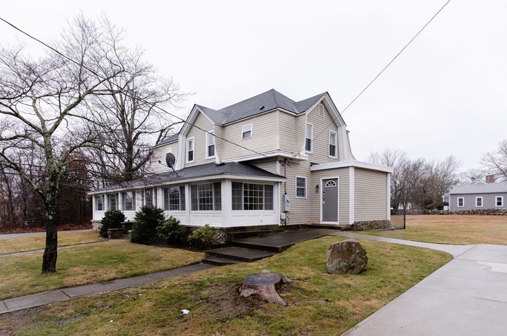 195 Shun Pike, Providence, RI 02919