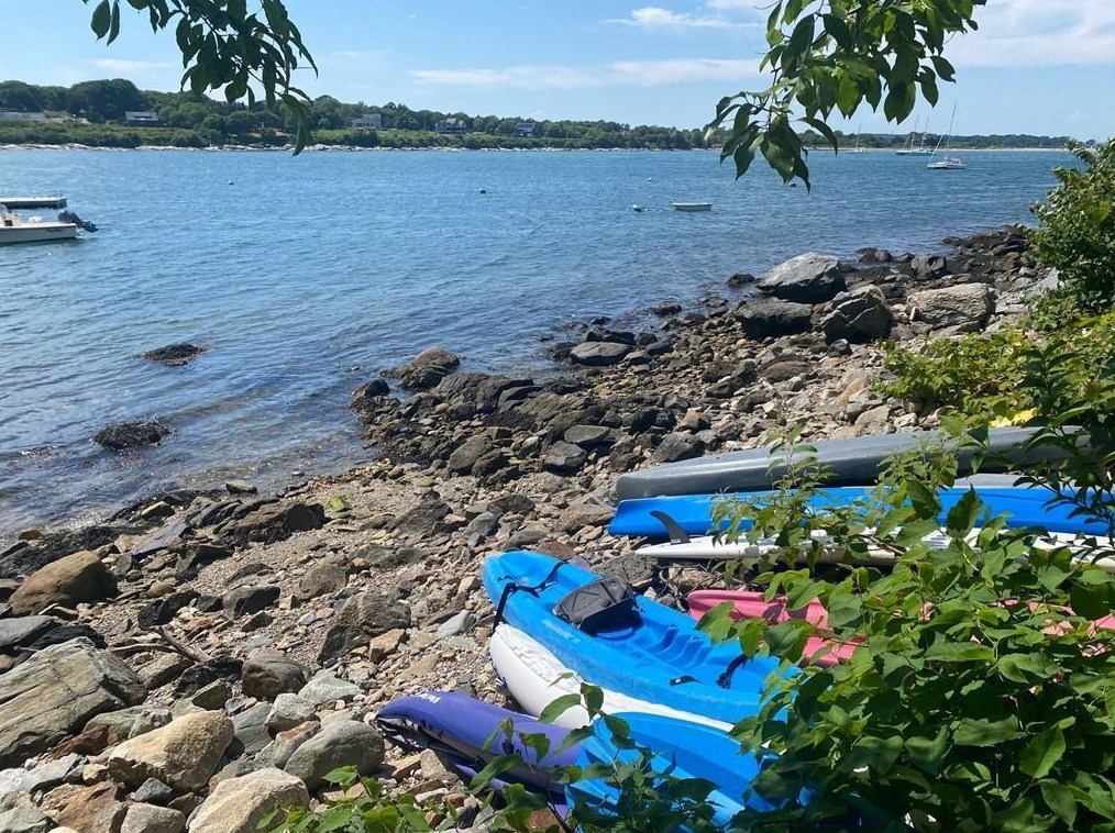 75 Blueberry Ln, Jamestown RI 02835-2901 exterior