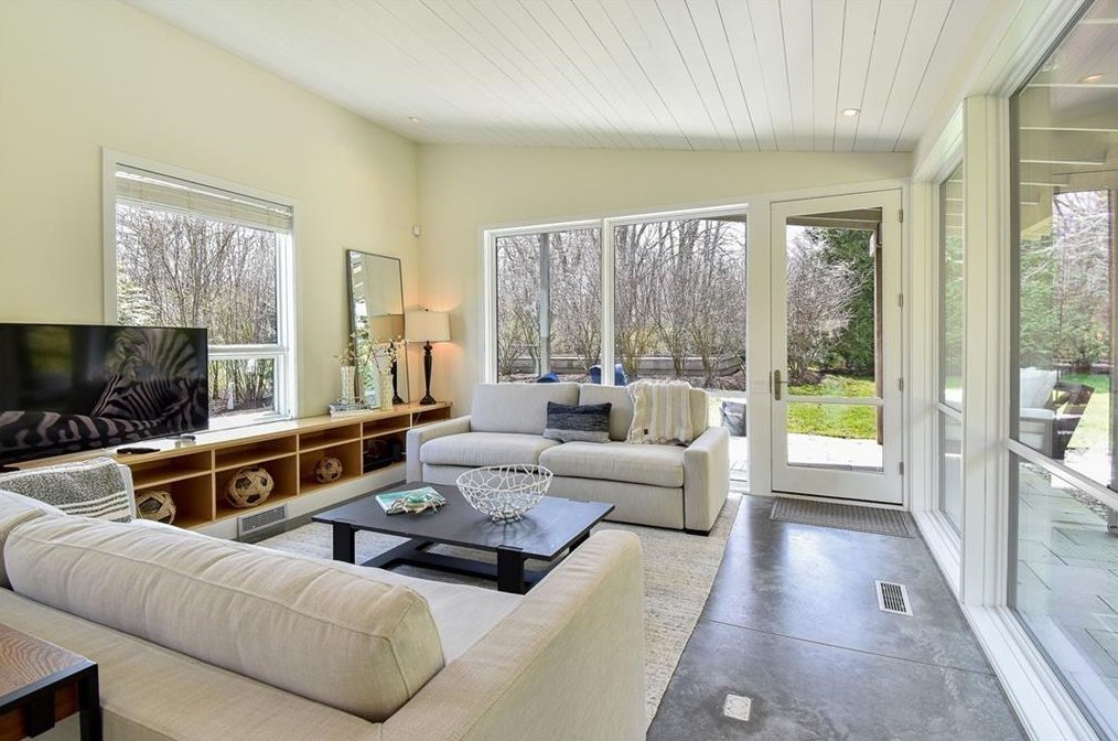 75 Blueberry Ln, Jamestown RI 02835-2901 exterior