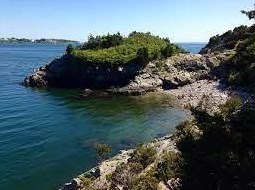 75 Blueberry Ln, Jamestown RI 02835-2901 exterior