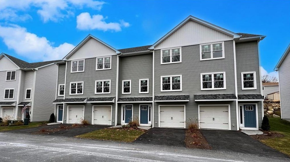 83 Pulaski St #6, West Warwick, RI 02893