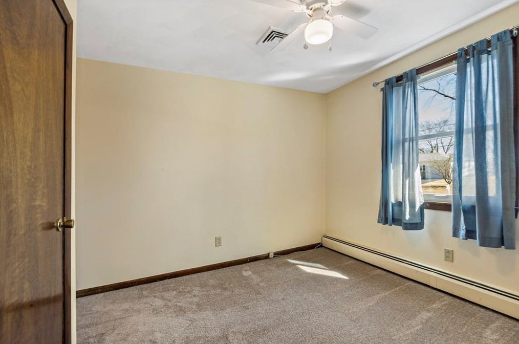 1 Meeting House Rd, Lincoln RI  02865-3806 exterior