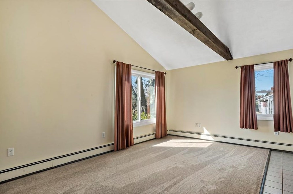 1 Meeting House Rd, Lincoln RI  02865-3806 exterior