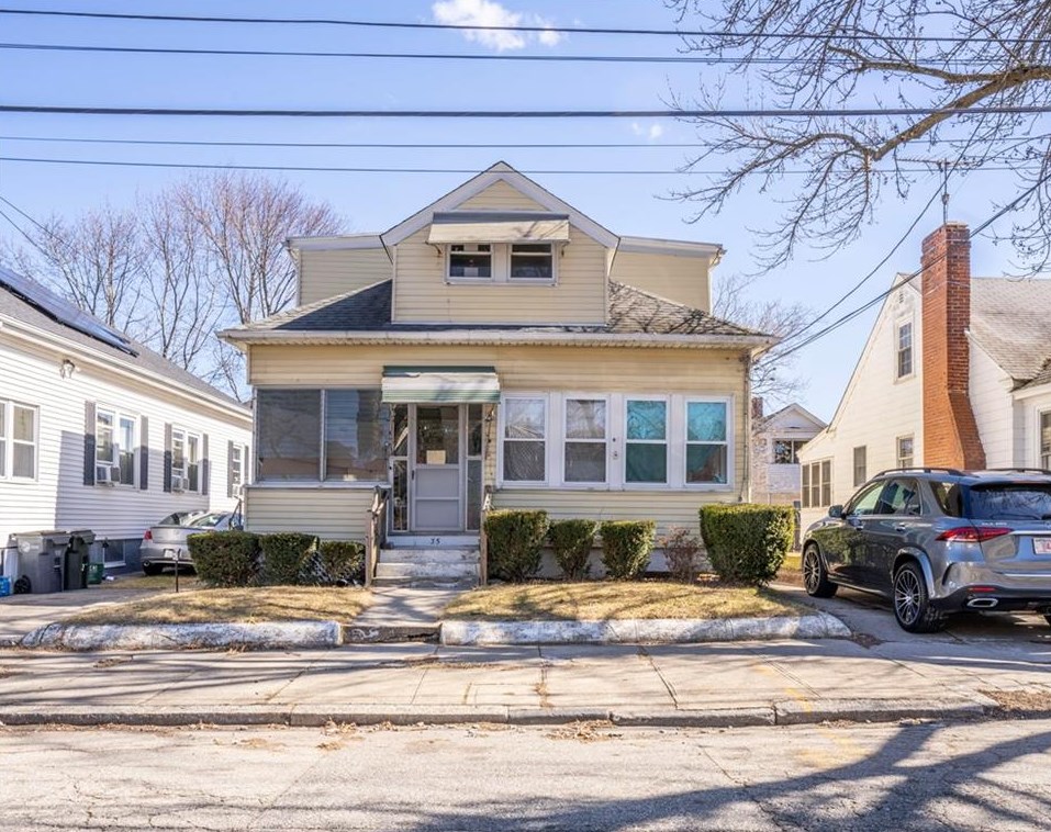 35 Rowan St, Providence, RI 02908