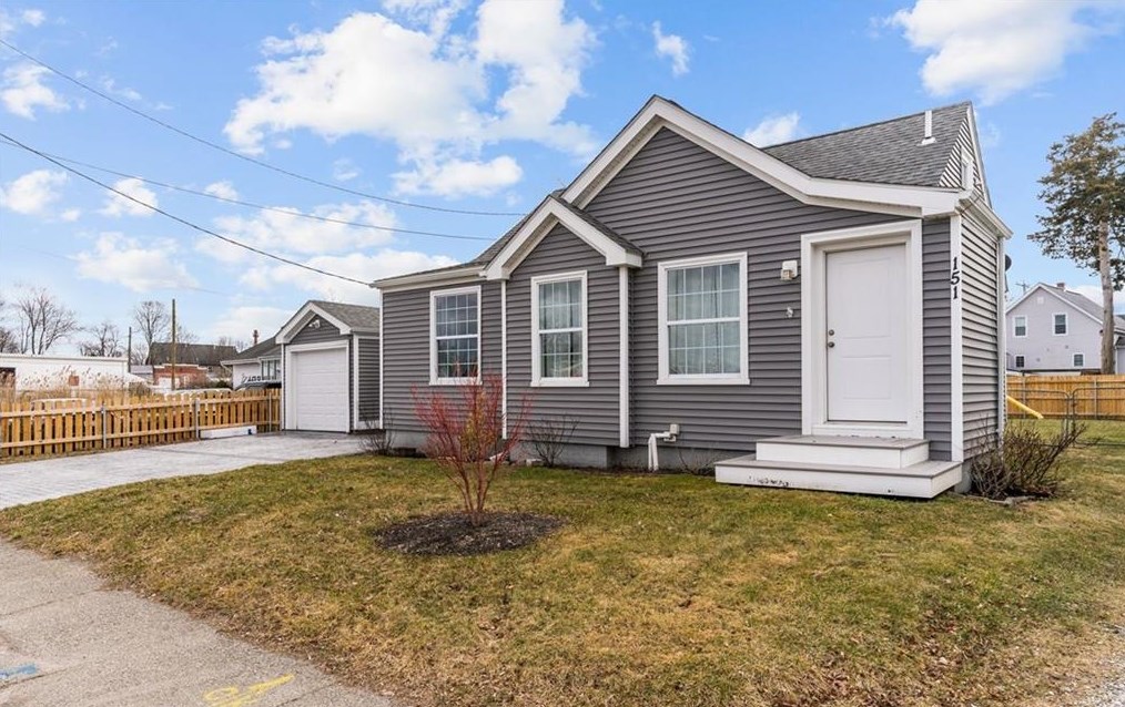 151 Market St, Warren, RI 02885