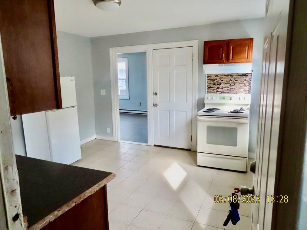 7 Viola St #2, Providence, RI 02909