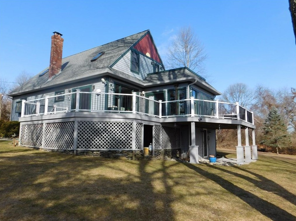 035 3rd St, Portsmouth, RI 02872