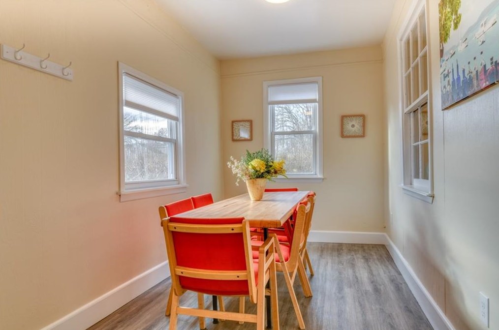 75 Angell Rd, South Kingstown, RI 02882