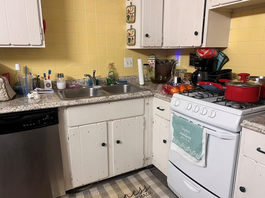 5 Cynthia Dr #14, Providence, RI 02911