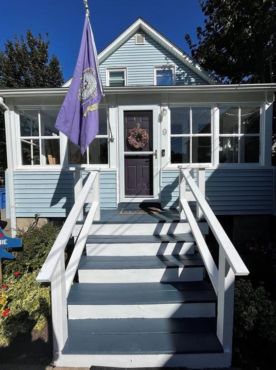 9 Livingston Pl, Middletown, RI 02842