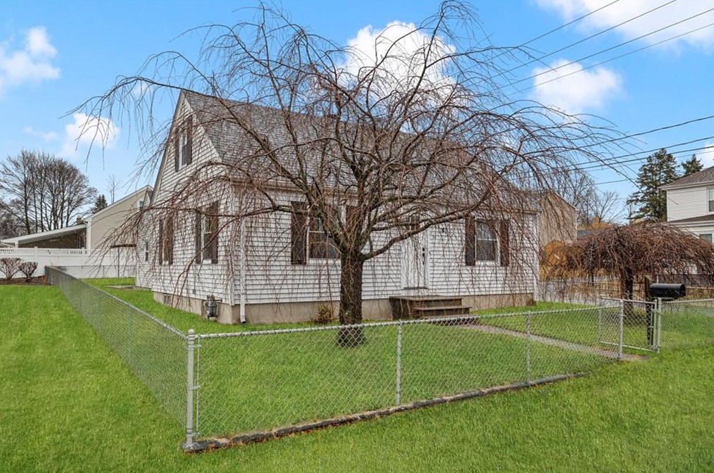 34 Waterman St, Cumberland, RI 02864