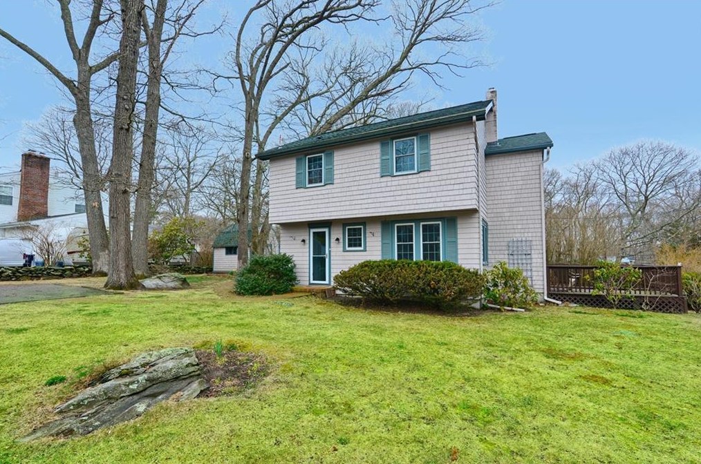 21 Neptune Dr, South Kingstown, RI 02874