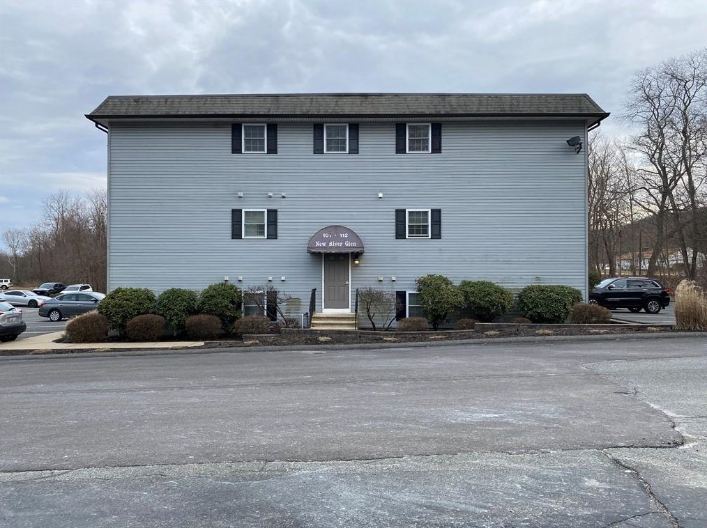 402 New River Rd #102, Lincoln, RI 02838