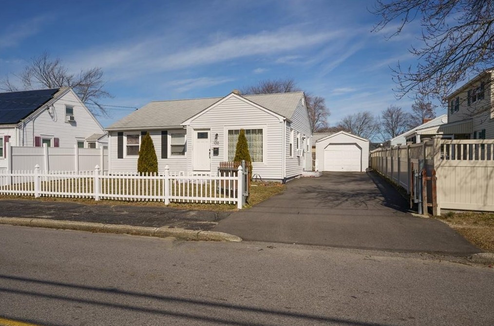 100 Monticello Rd, Pawtucket, RI 02861-3864