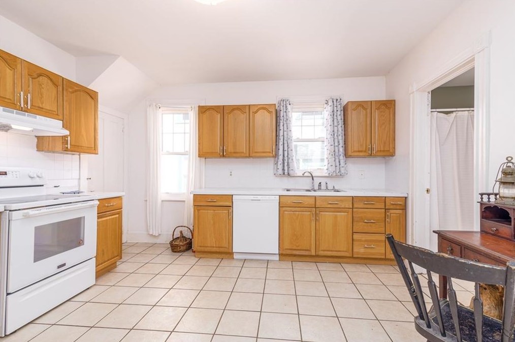 5 Columbia Ave, Jamestown RI  02835-1307 exterior