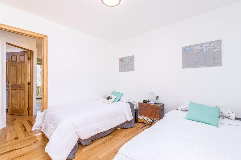 5 Columbia Ave, Jamestown RI  02835-1307 exterior