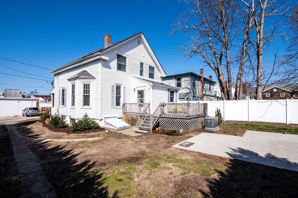 5 Columbia Ave, Jamestown RI  02835-1307 exterior