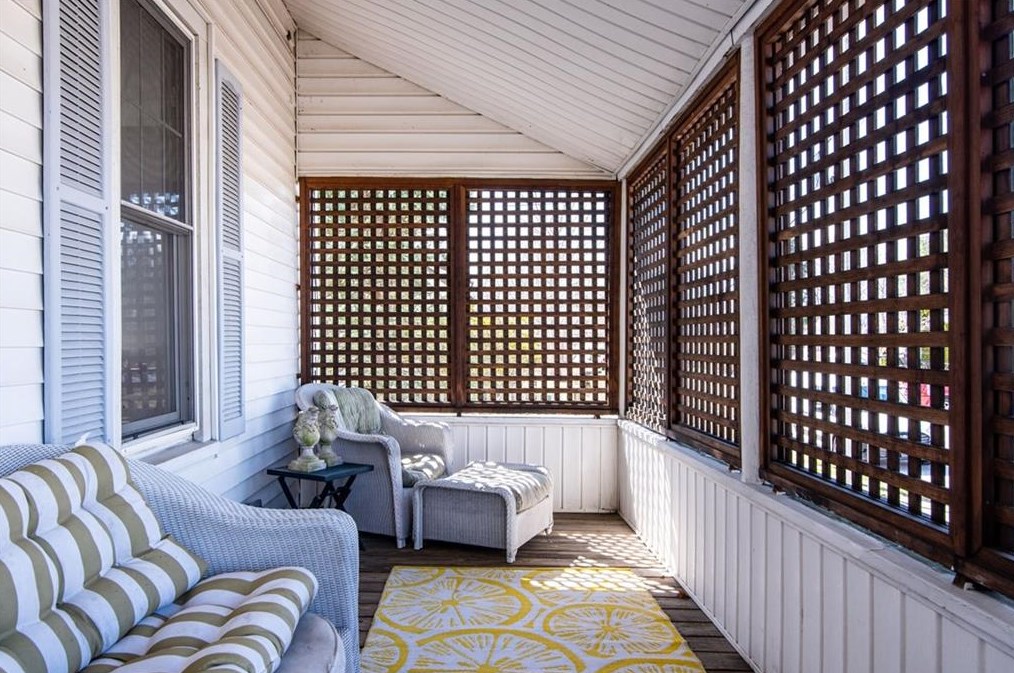 5 Columbia Ave, Jamestown RI  02835-1307 exterior