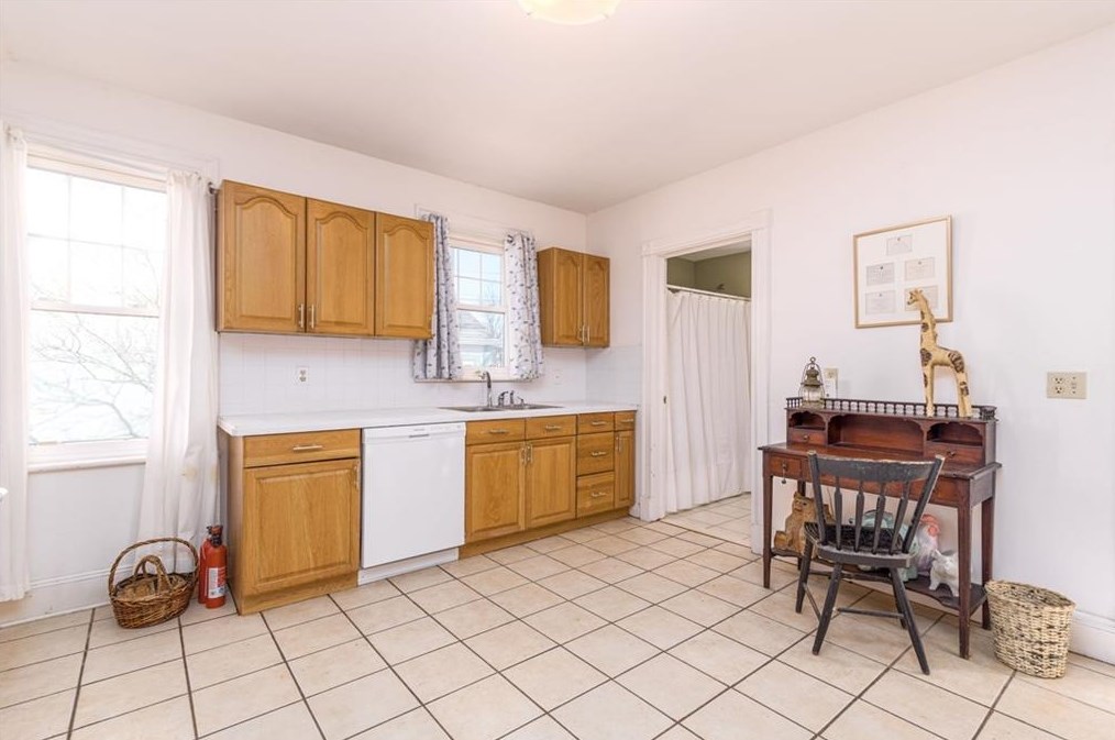 5 Columbia Ave, Jamestown RI  02835-1307 exterior