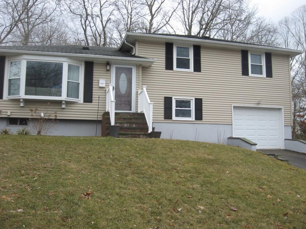 40 Riverdale Rd, Westerly, RI 02891