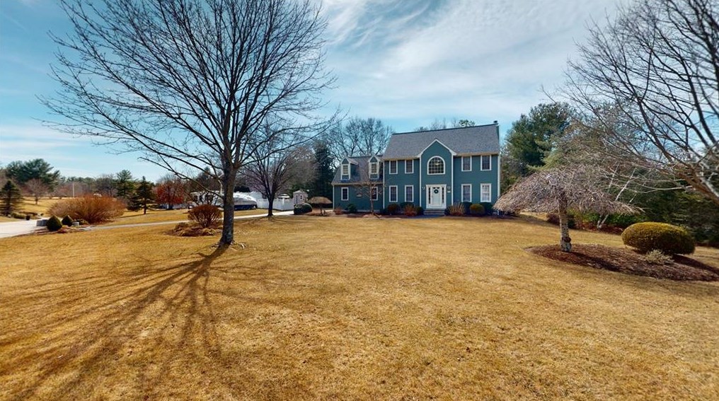1 Jennifer Ln, North Smithfield, RI 02896-8042