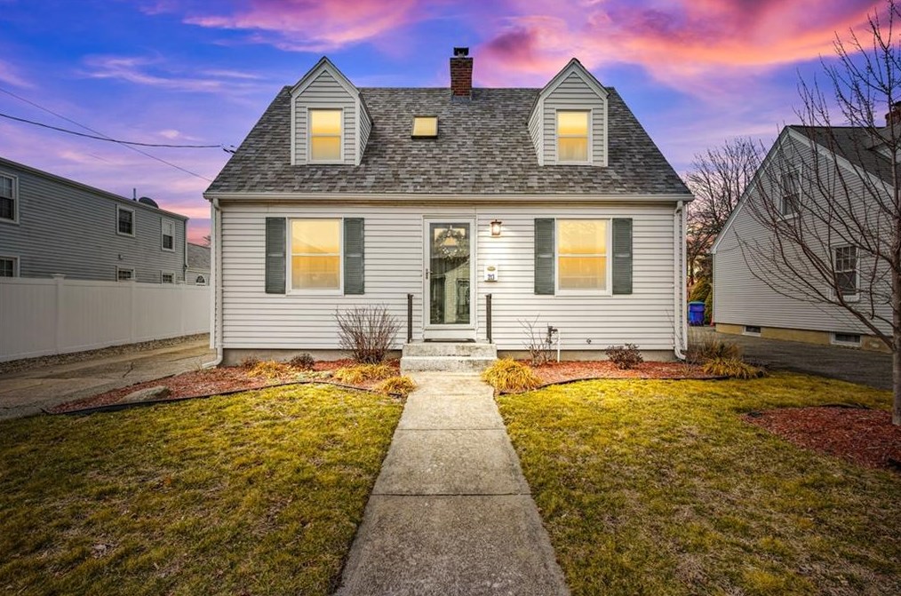 213 Woodhaven Rd, Pawtucket, RI 02861