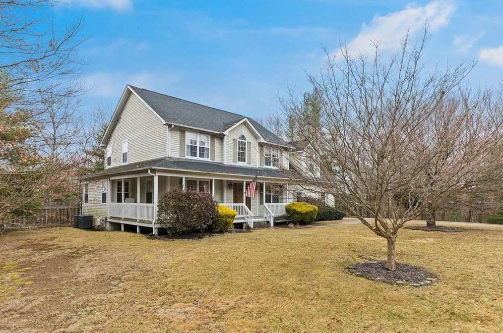 5 Stratford Ct, West Greenwich, RI 02817
