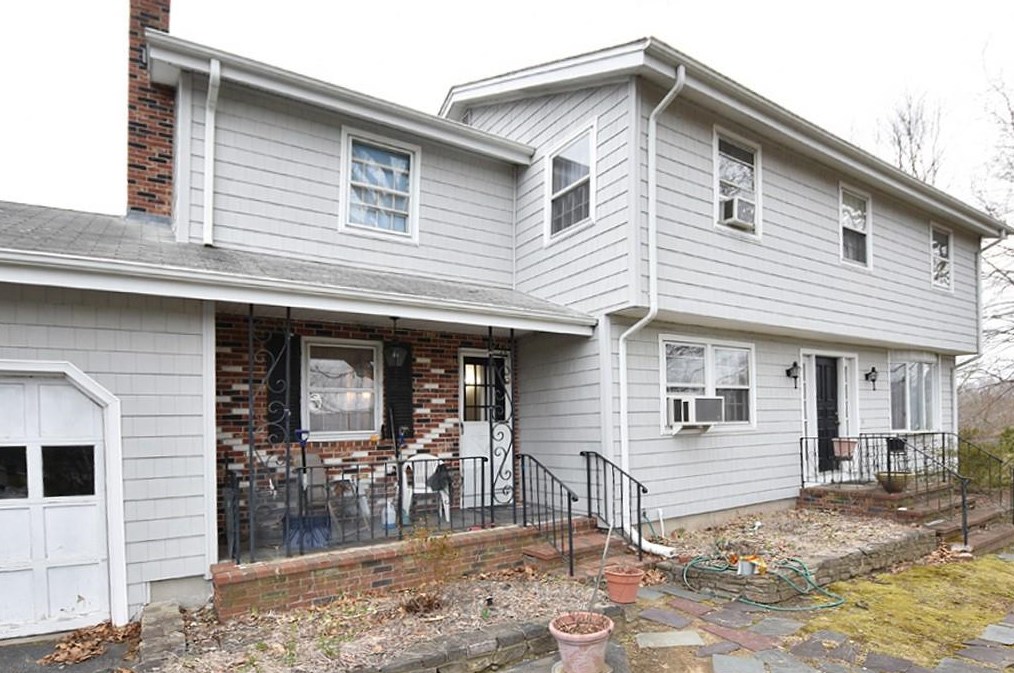 14 Pine Grove Ave, Lincoln, RI 02865