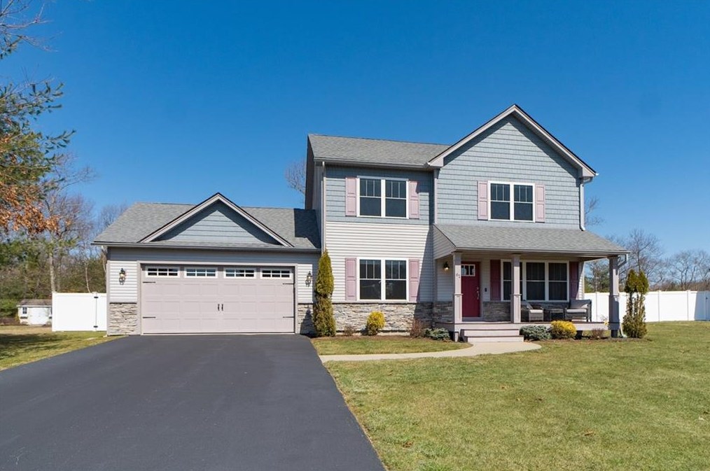 61 Teakwood Dr W, Coventry, RI 02816