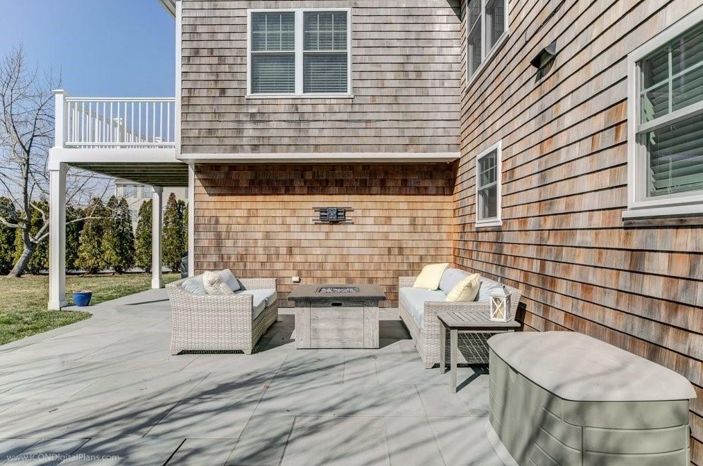 9 Hicks Ln, Portsmouth RI  02871-1971 exterior