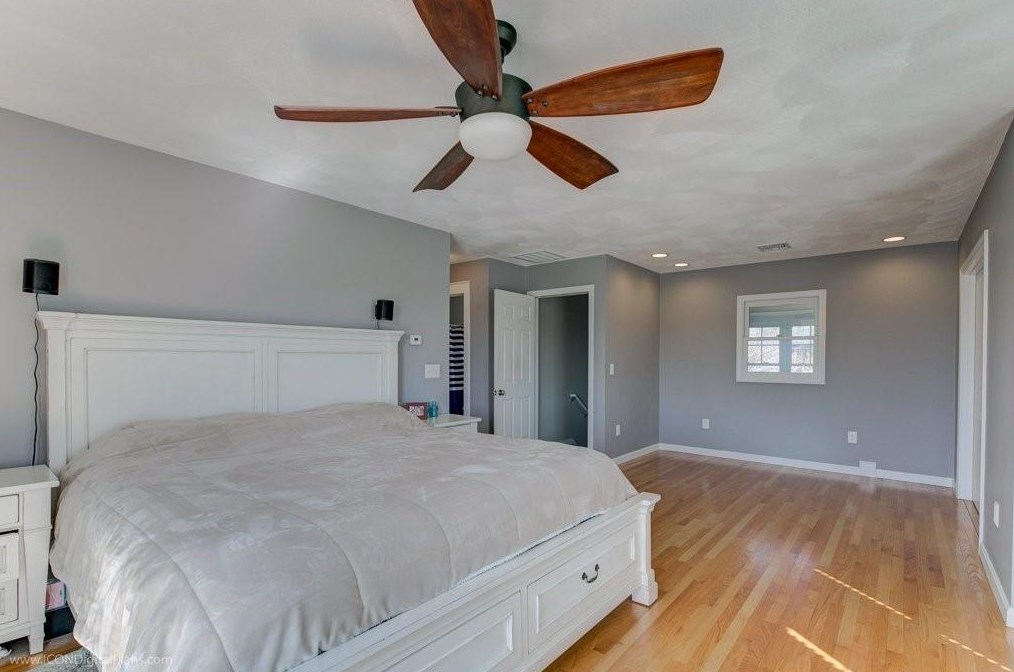 9 Hicks Ln, Portsmouth RI  02871-1971 exterior