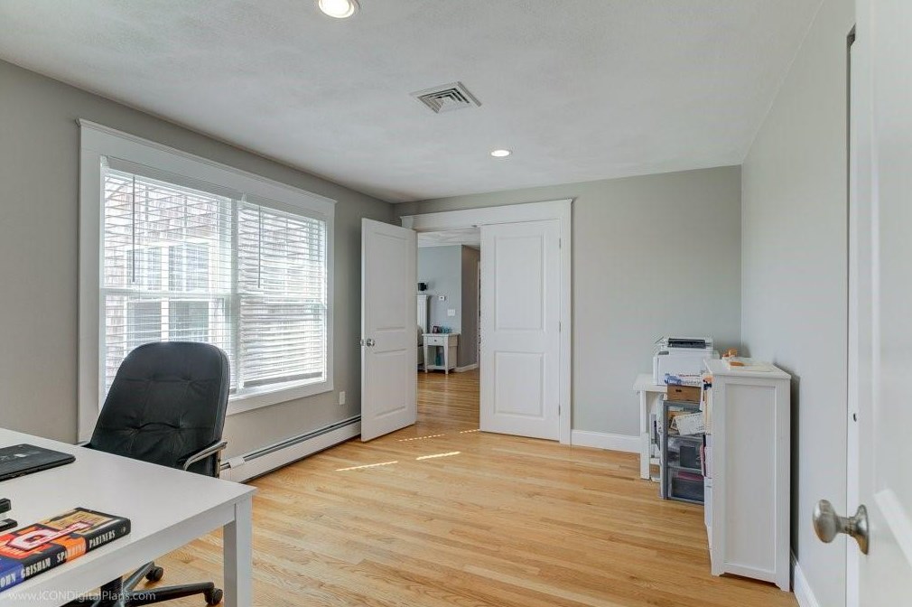 9 Hicks Ln, Portsmouth RI  02871-1971 exterior