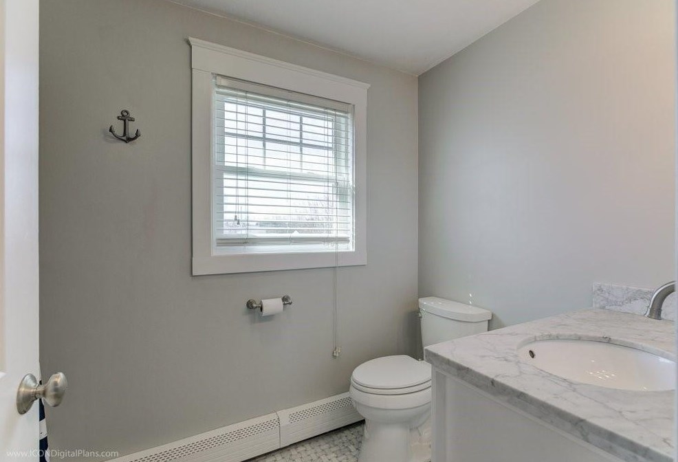 9 Hicks Ln, Portsmouth RI  02871-1971 exterior