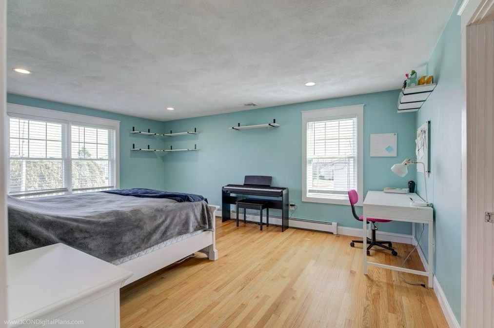 9 Hicks Ln, Portsmouth RI  02871-1971 exterior