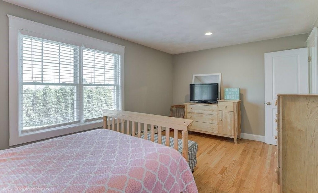 9 Hicks Ln, Portsmouth RI  02871-1971 exterior