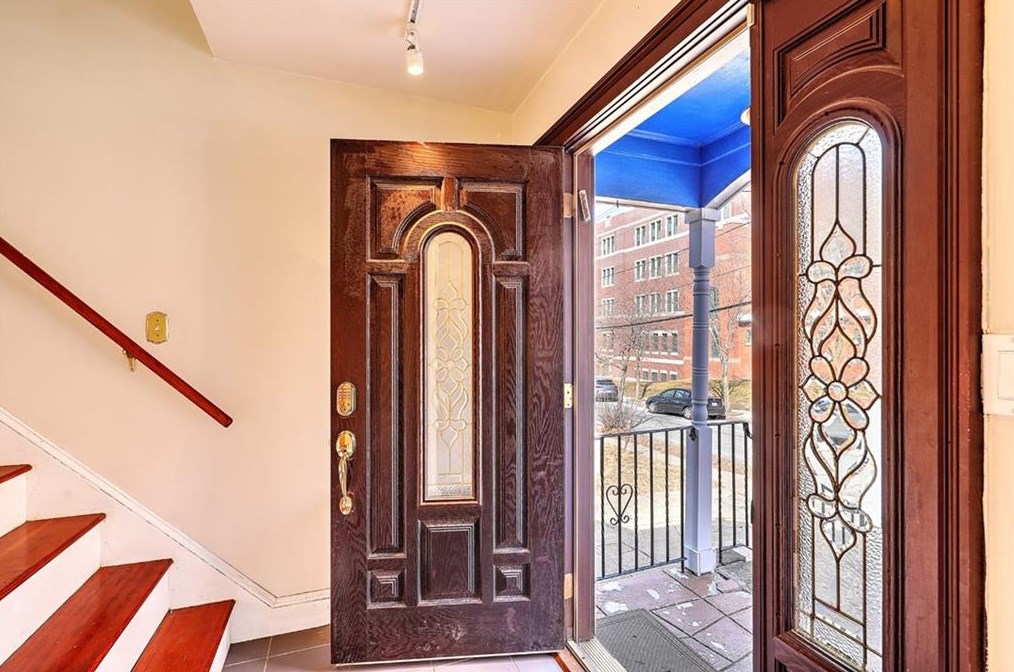 124 Edgehill Rd, Providence, RI 02906