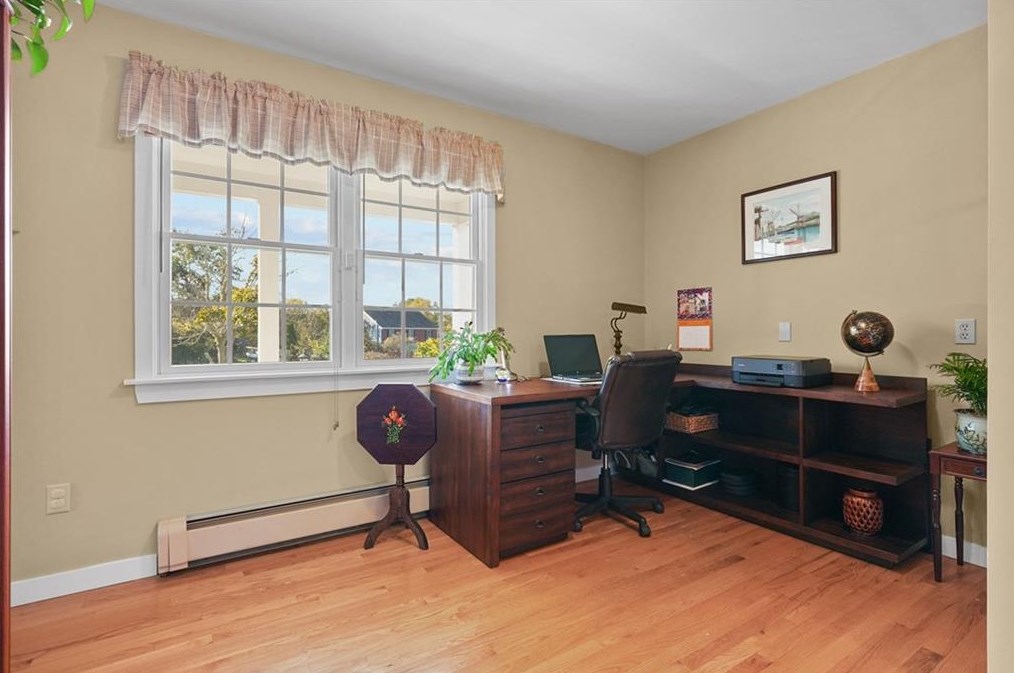 38 Passage Dr, Portsmouth RI  02871-1358 exterior