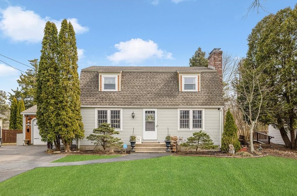 71 Lambert St, South Kingstown, RI 02882
