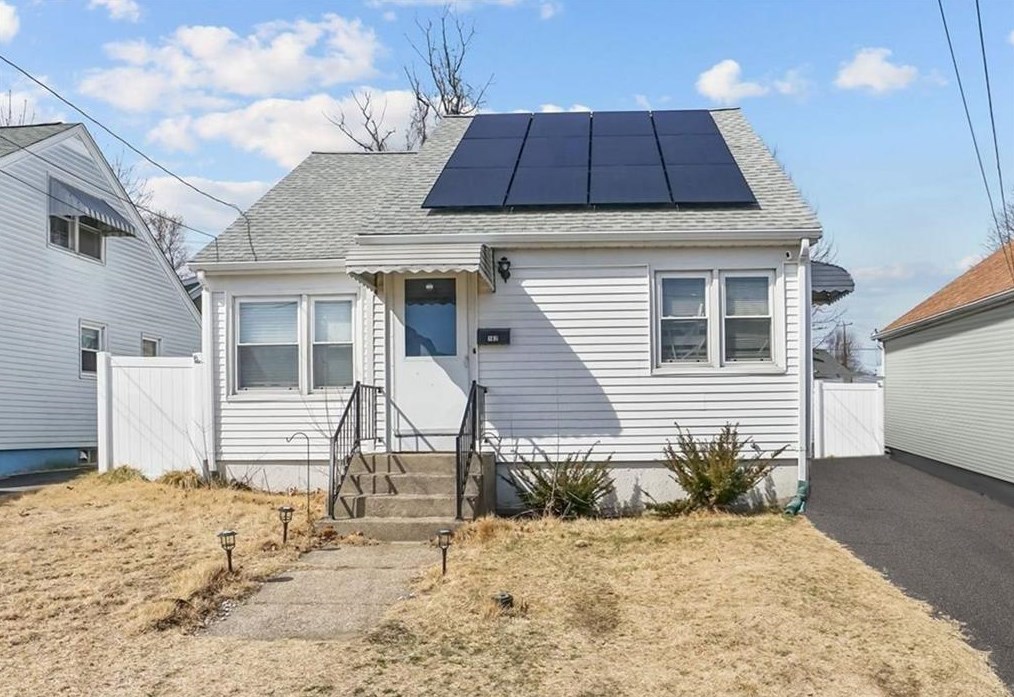 162 Midwood St, Cranston, RI 02910