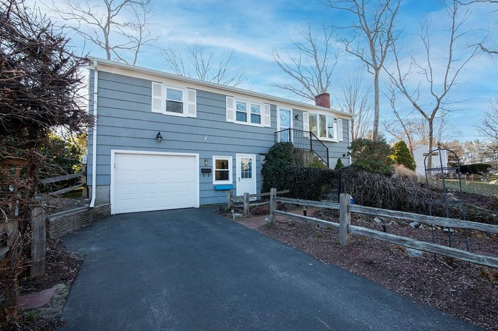 60 Knollwood Cir, North Kingstown, RI 02852