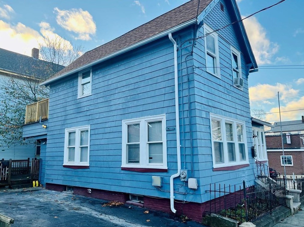 46 Sterry St, Pawtucket RI  02860-3739 exterior