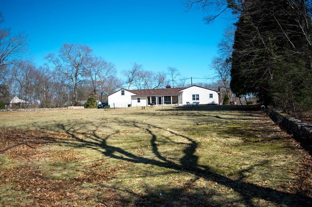 141 Ridge Rd, Smithfield, RI 02917