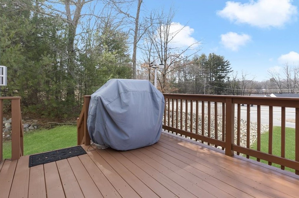 40 Old Louisquisset Pike, North Smithfield RI  02896-8202 exterior