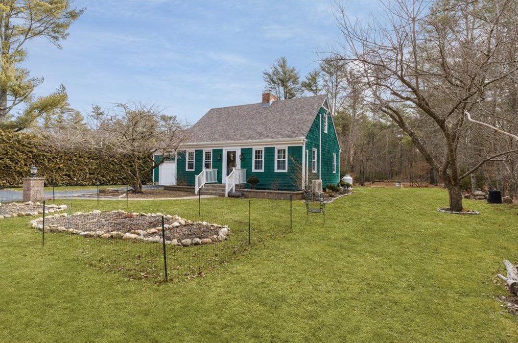 198 Richmond Townhouse Rd, Richmond RI  02812-1038 exterior