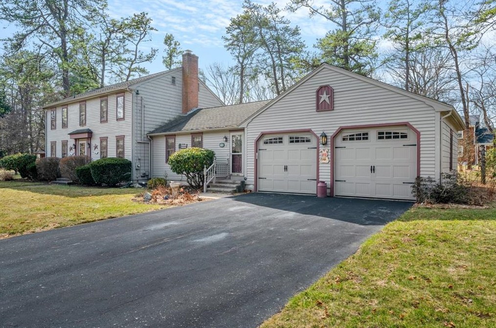 4 Old Forge Rd, Cumberland, RI 02864