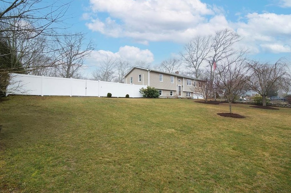 15 Robin Way, Westerly, RI 02891