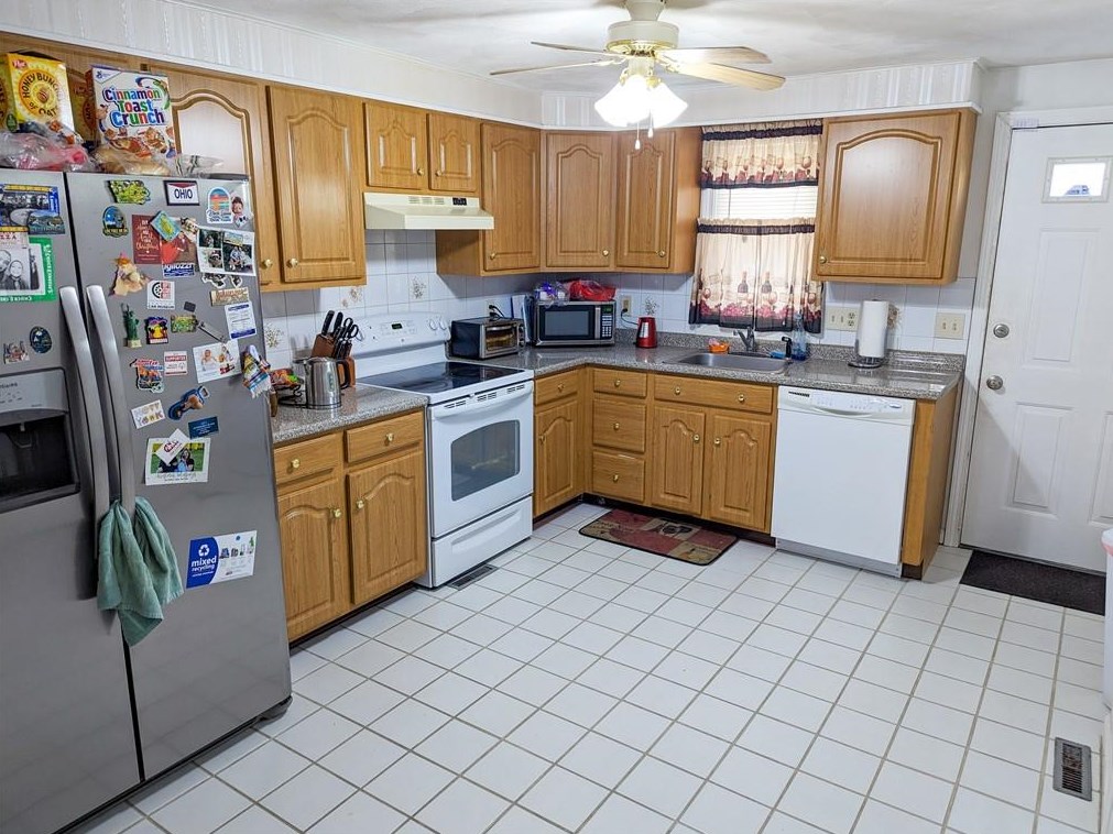 128 Prudence Ave #5, Providence, RI 02909